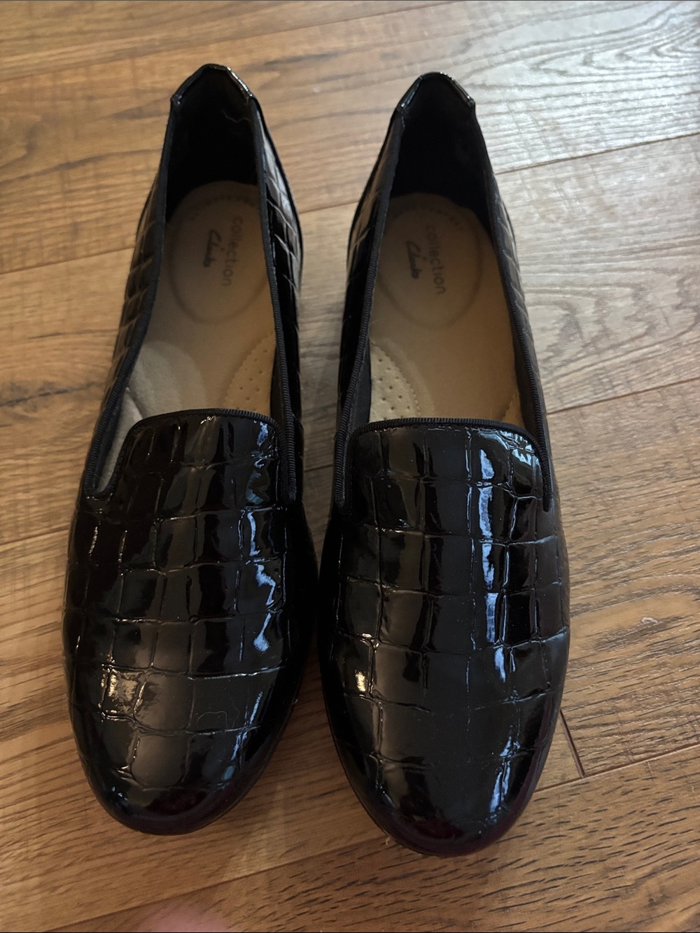Clarks Women's Black Patent Croc-Embossed Slip-On Loafers